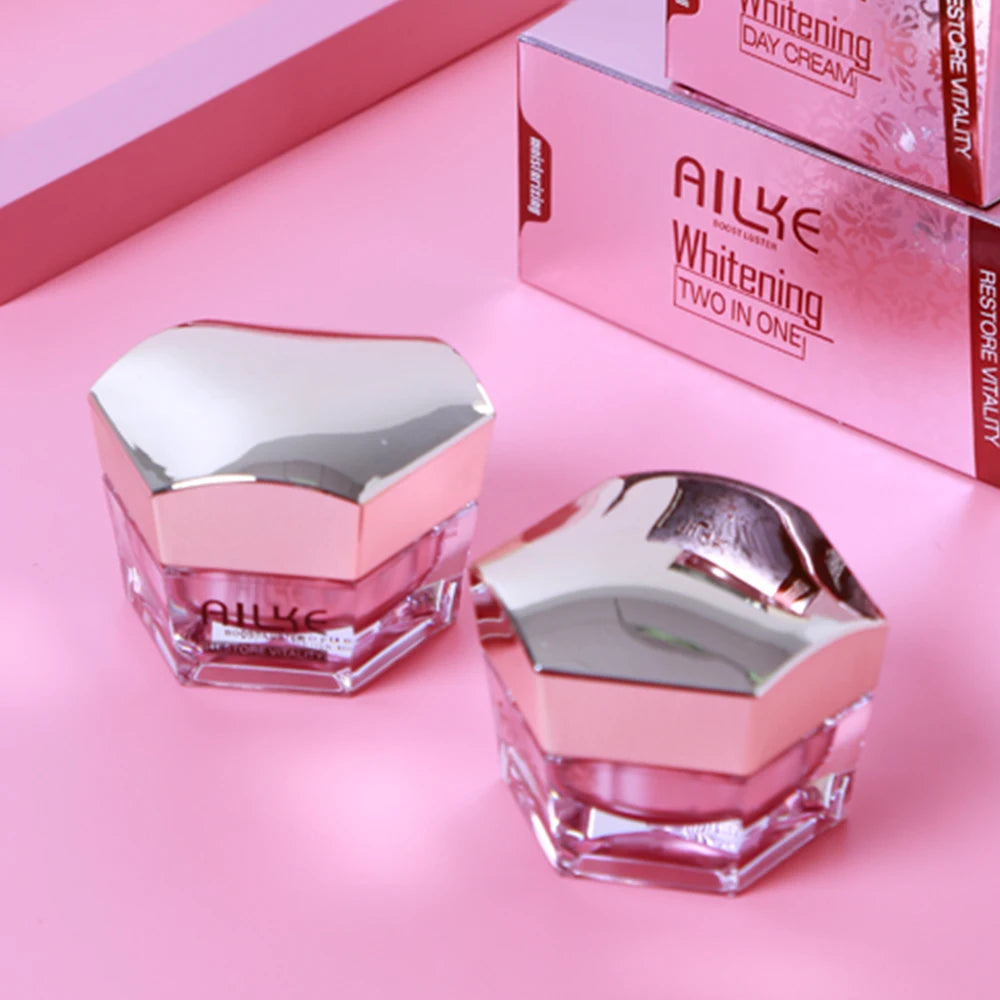 Whitening Anti-Wrinkle Face Cream With Collagen And Hyaluronic Acid